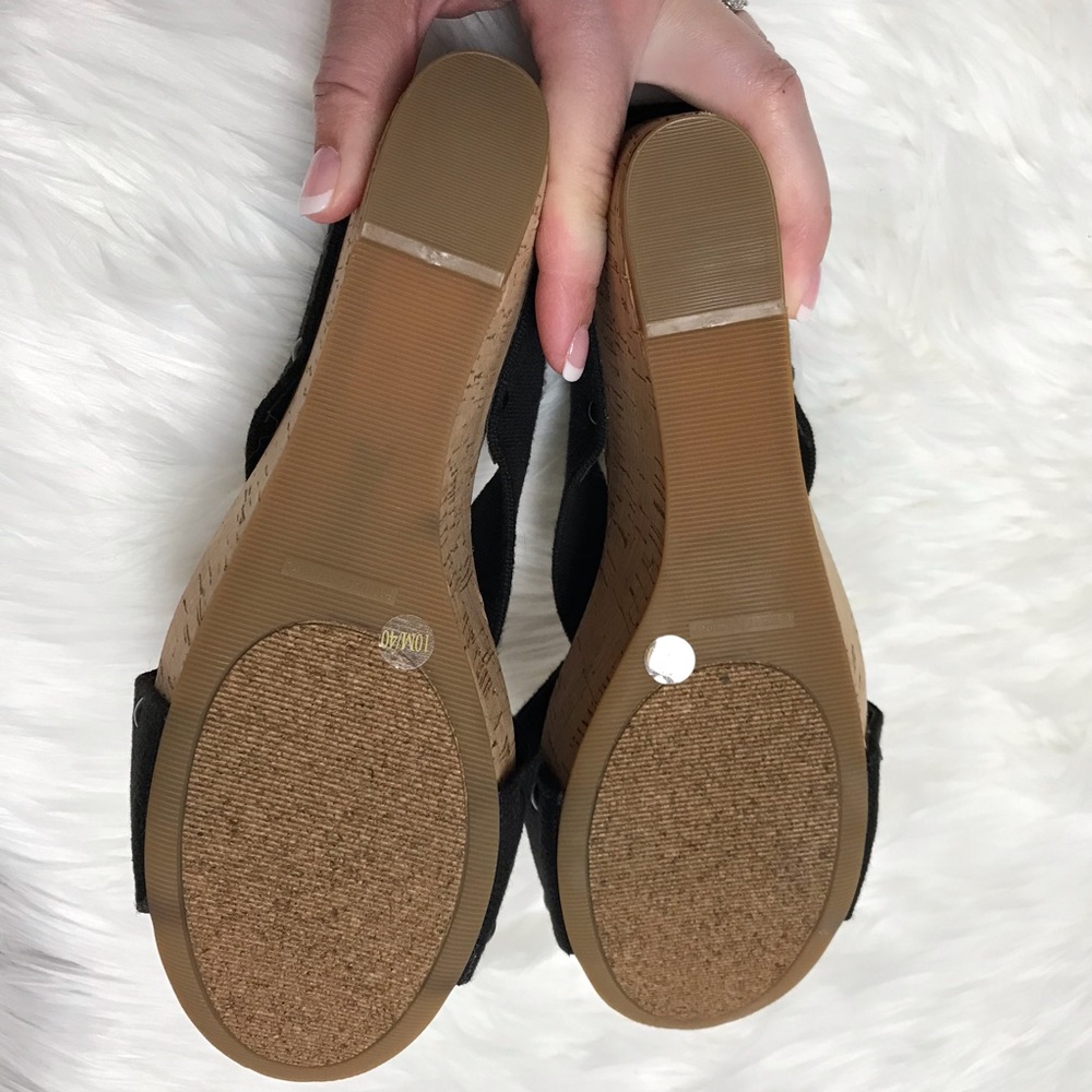 NEW Lucky Brand Black Wedge Sandals 10 - Picture 4 of 6